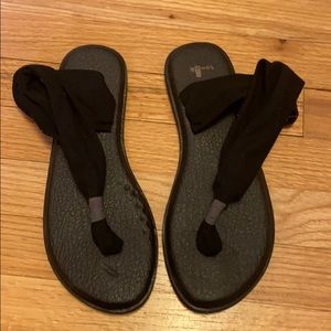 Sanuk sandals